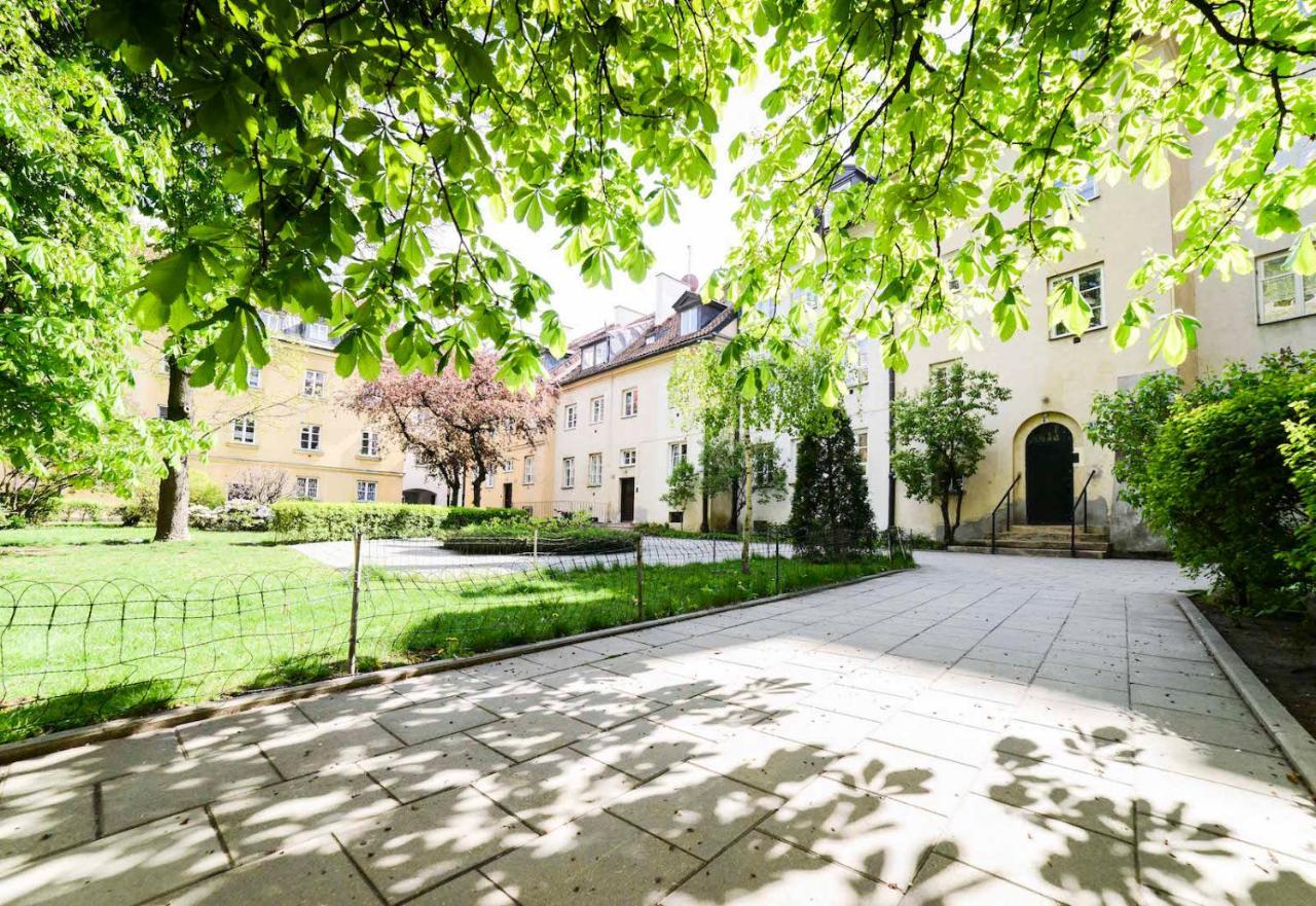 Designers Apartment In The Old Town Варшава Экстерьер фото