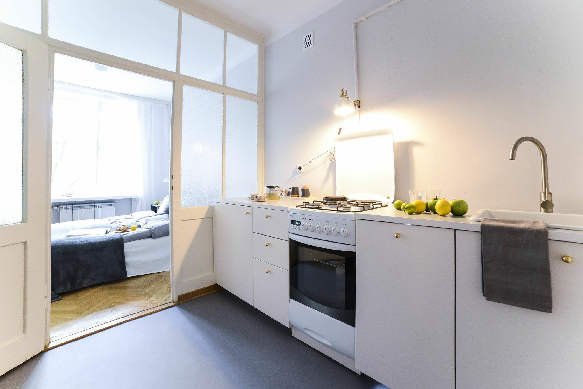 Designers Apartment In The Old Town Варшава Экстерьер фото
